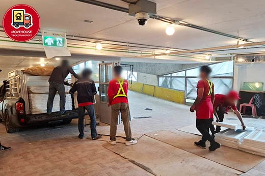 ทีมแรงงานย้ายคอนโด พร้อมอุปกรณ์